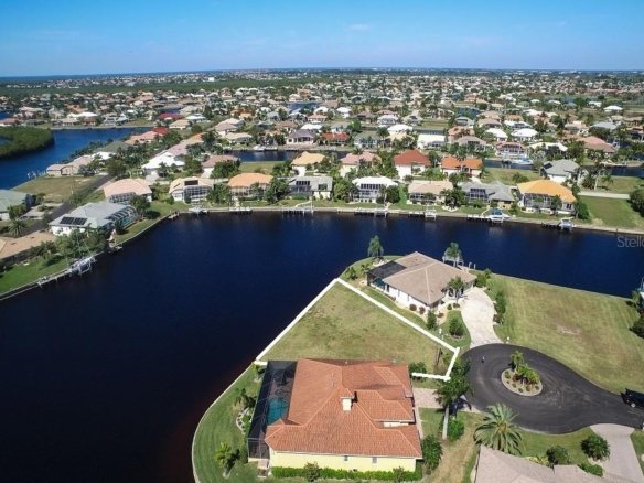 300  SEGOVIA DR ,PUNTA GORDA,33950