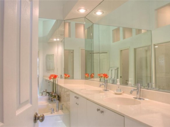 7911  WHITEBRIDGE GLN ,UNIVERSITY PARK,34201