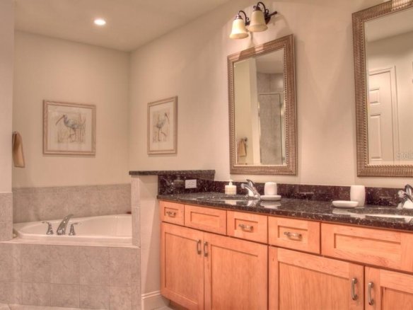 7710  LAKE VISTA CT  #205,LAKEWOOD RANCH,34202