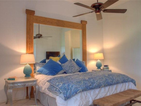 7911  WHITEBRIDGE GLN ,UNIVERSITY PARK,34201