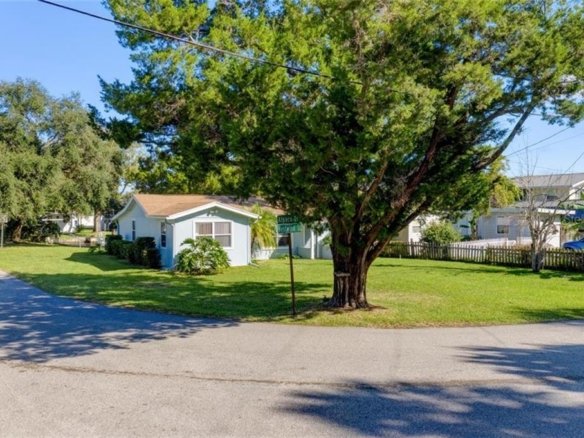5241 ALPACA DR,WEEKI WACHEE,34607