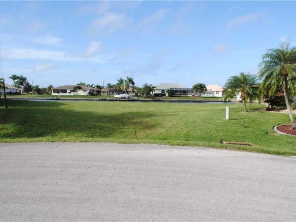 300  SEGOVIA DR ,PUNTA GORDA,33950