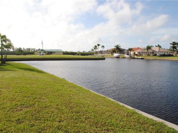 300  SEGOVIA DR ,PUNTA GORDA,33950