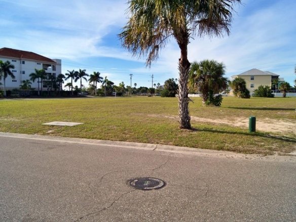 6400 APOLLO BEACH BLVD,APOLLO BEACH,33572