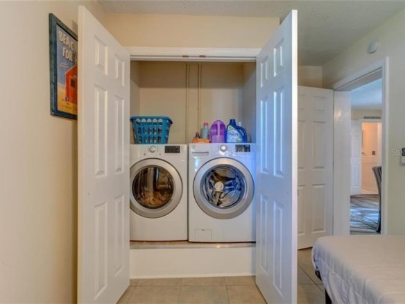 5241 ALPACA DR,WEEKI WACHEE,34607