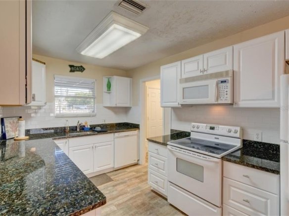 5241 ALPACA DR,WEEKI WACHEE,34607