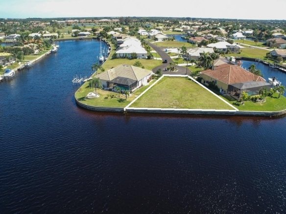 300  SEGOVIA DR ,PUNTA GORDA,33950