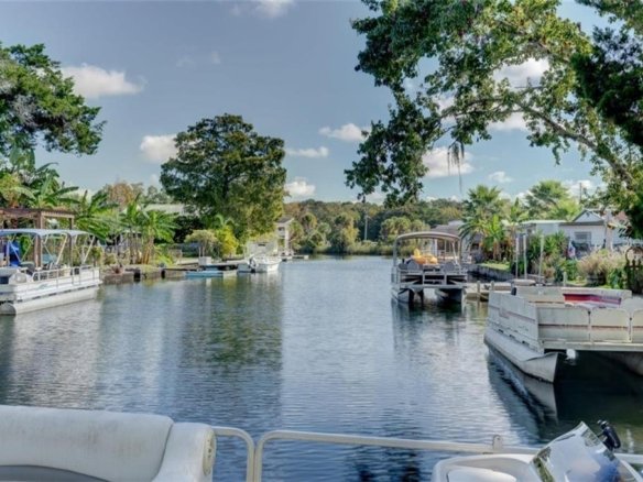 5241 ALPACA DR,WEEKI WACHEE,34607