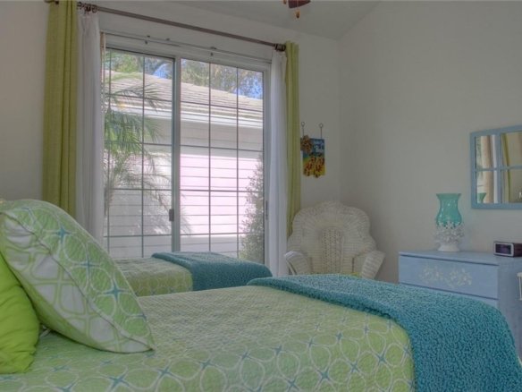 7911  WHITEBRIDGE GLN ,UNIVERSITY PARK,34201